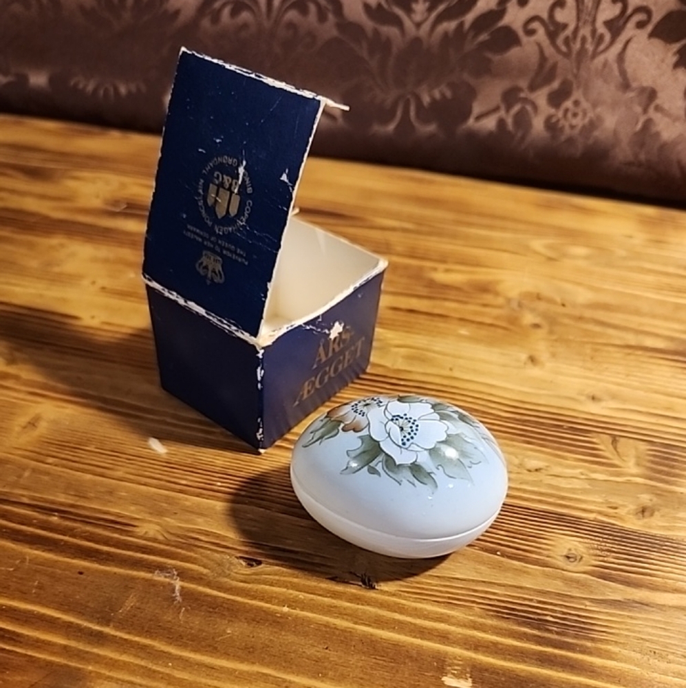  Bing & Grondahl (B&G) Annual Egg